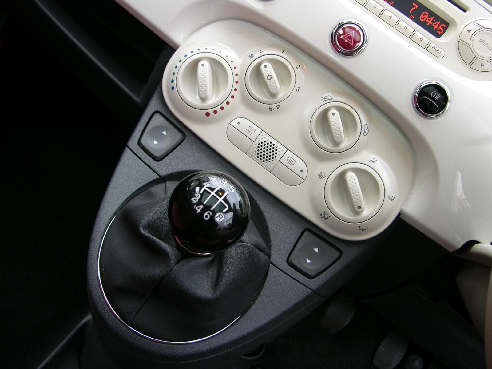 Habitacle et instrumentation d'une Porsche Boxster 986