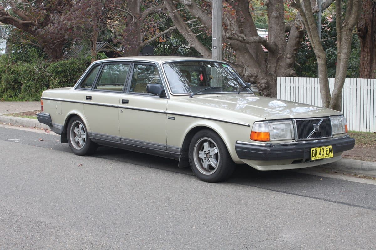 Volvo 240 berline suédoise des années 1980