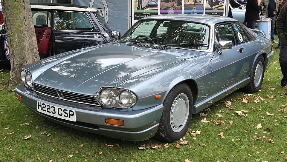 Jaguar XJ-S berline de face