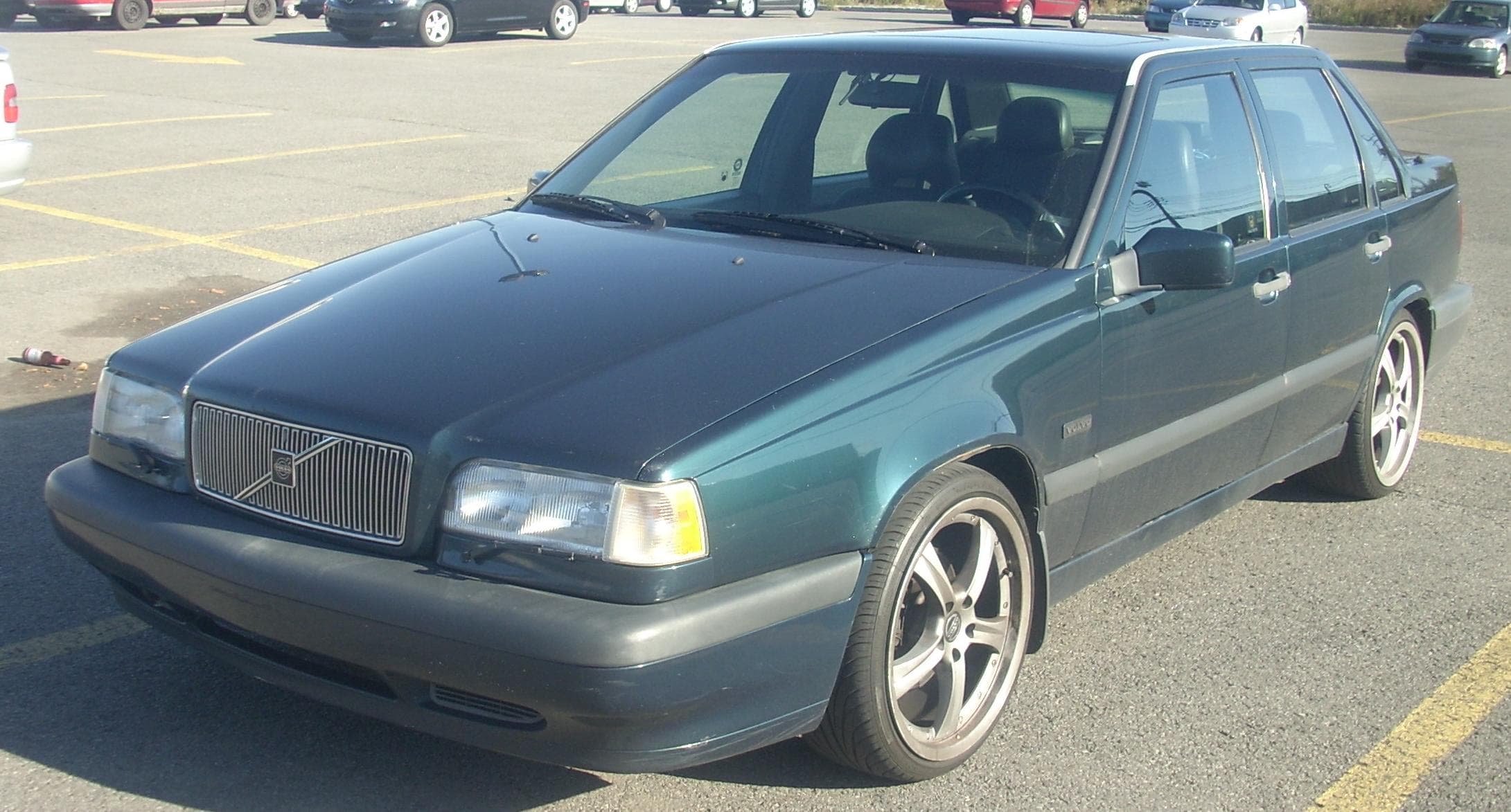 Volvo 850 berline vue de face